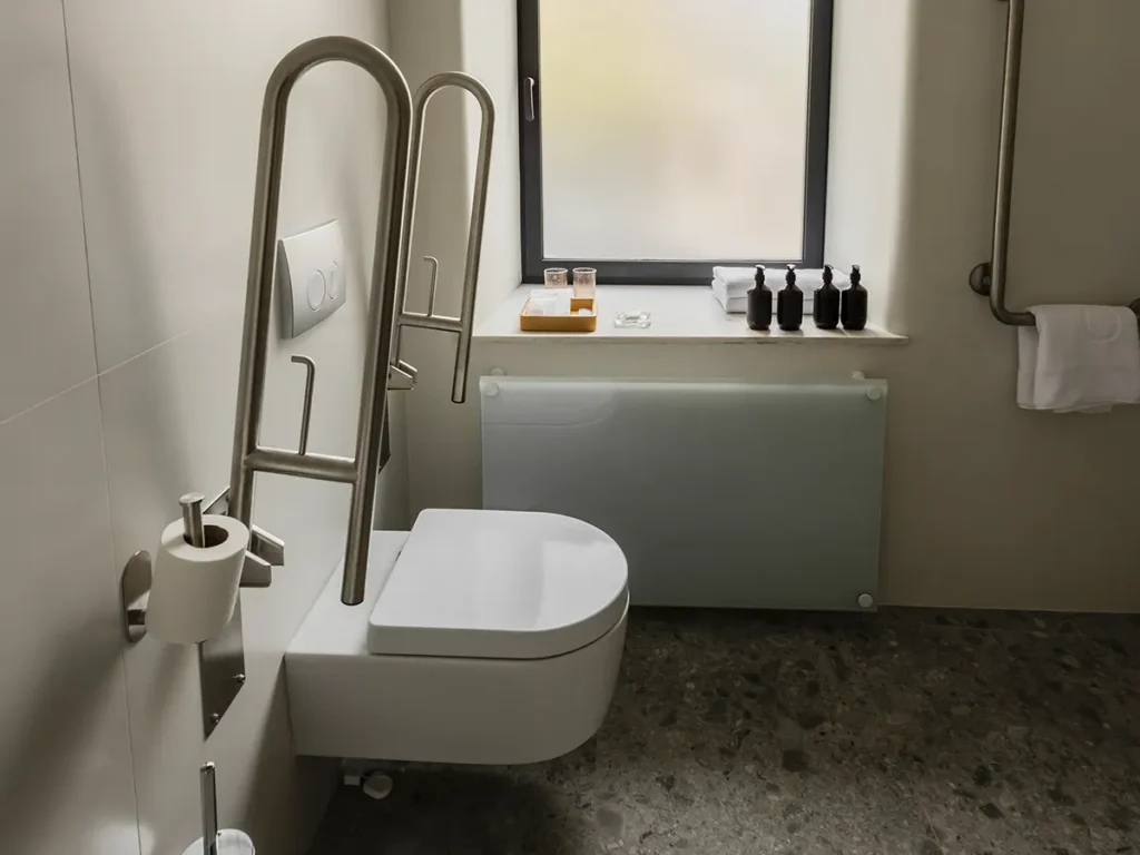 Reforma de baño accesible subvencionable por el Plan RENHATA en Castellón