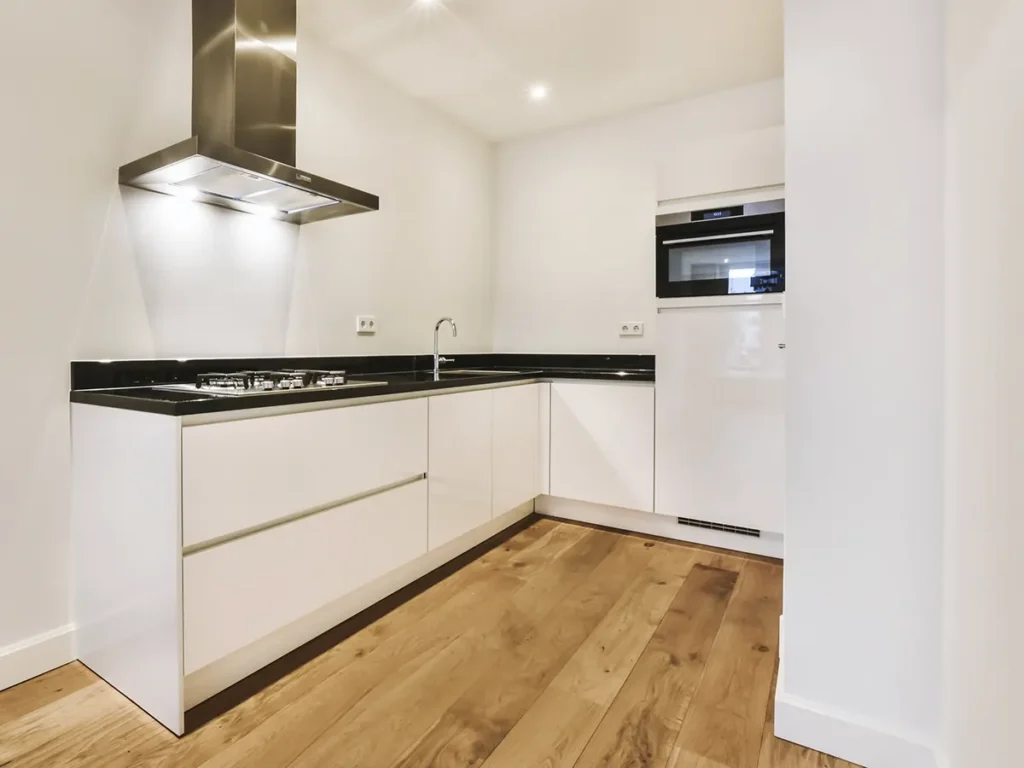 Reforma de cocina en La Vall d'Uixó con muebles modernos y diseño funcional.