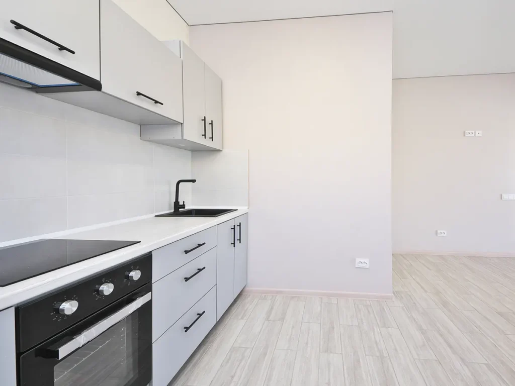 Reforma de cocina en Onda con mobiliario moderno y diseño funcional.