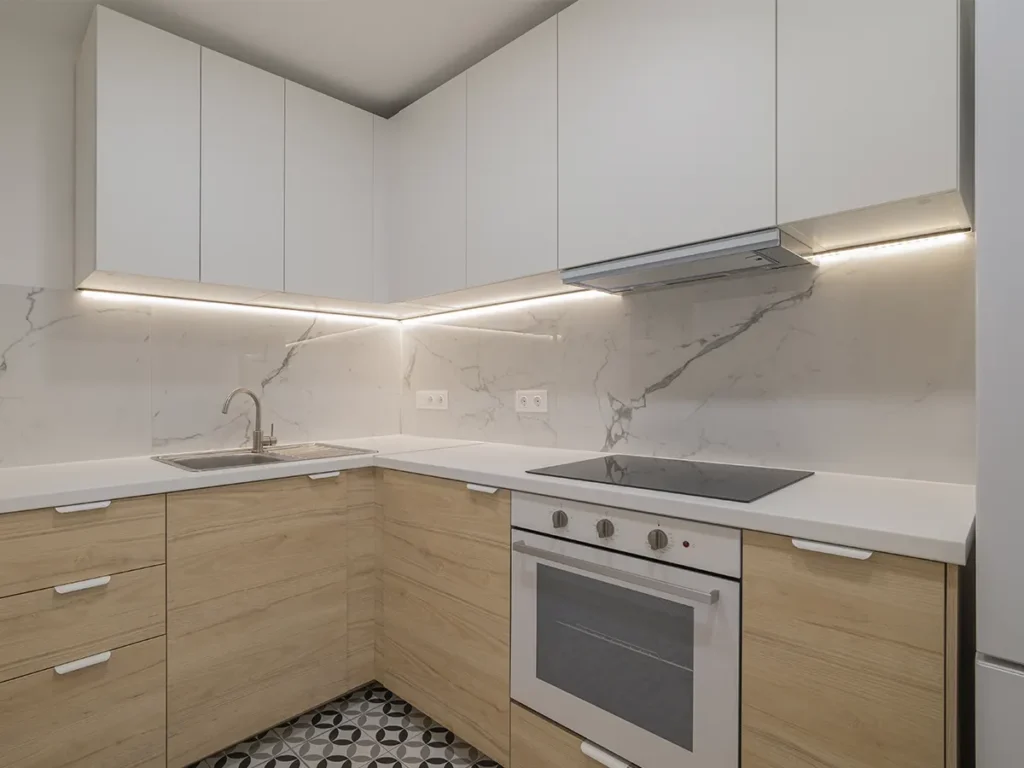 Reforma integral de cocina moderna en Castellón realizada por AI CRIMAR Reformas