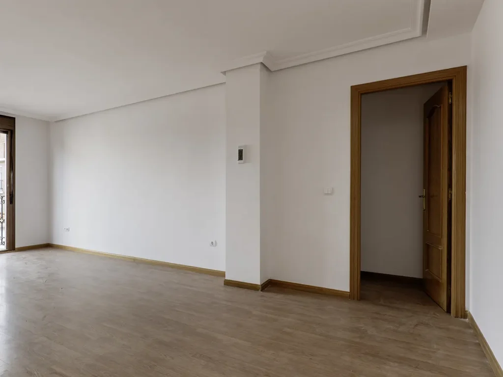 Reforma integral de piso en Castellón con salón totalmente renovado.