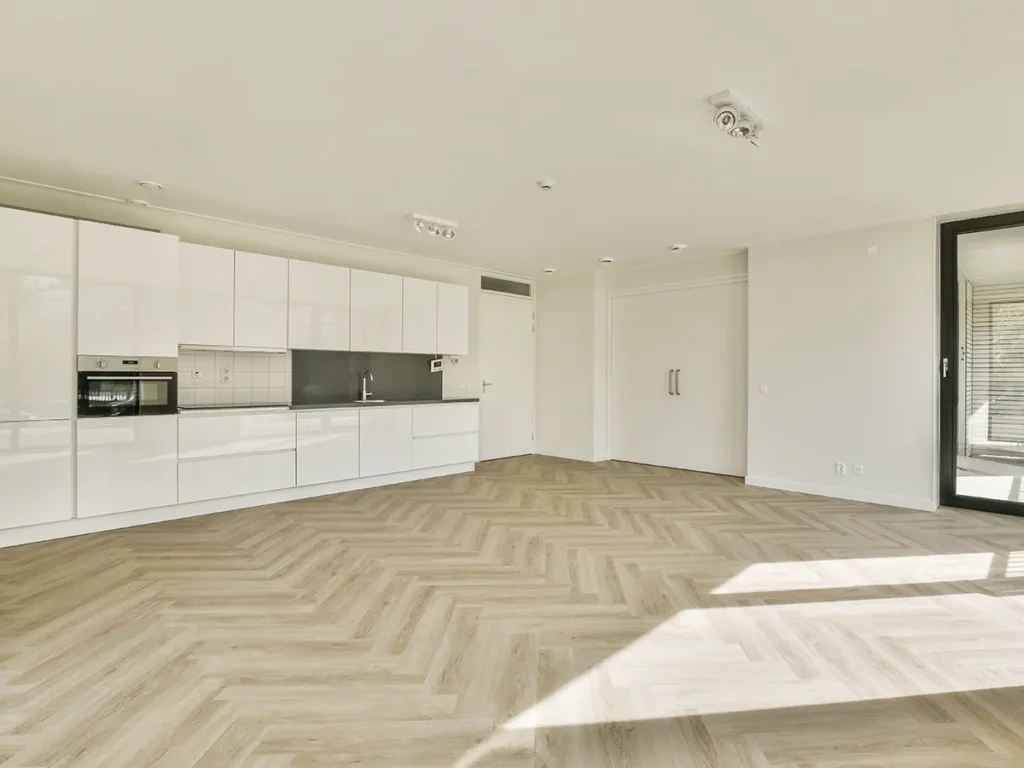 Reforma integral de vivienda con cocina y salón en Burriana.