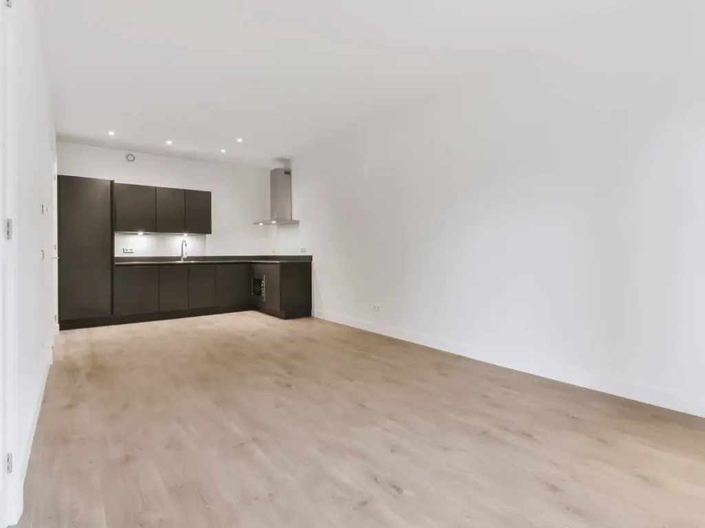 Reforma integral de vivienda en Villarreal con salón y cocina abierta