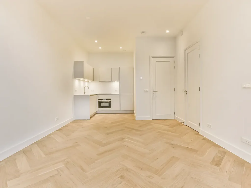 Reforma integral de vivienda moderna realizada por AI CRIMAR en Castellón