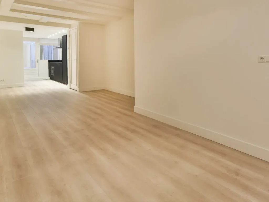 Suelo laminado instalado en una vivienda de Castellón.